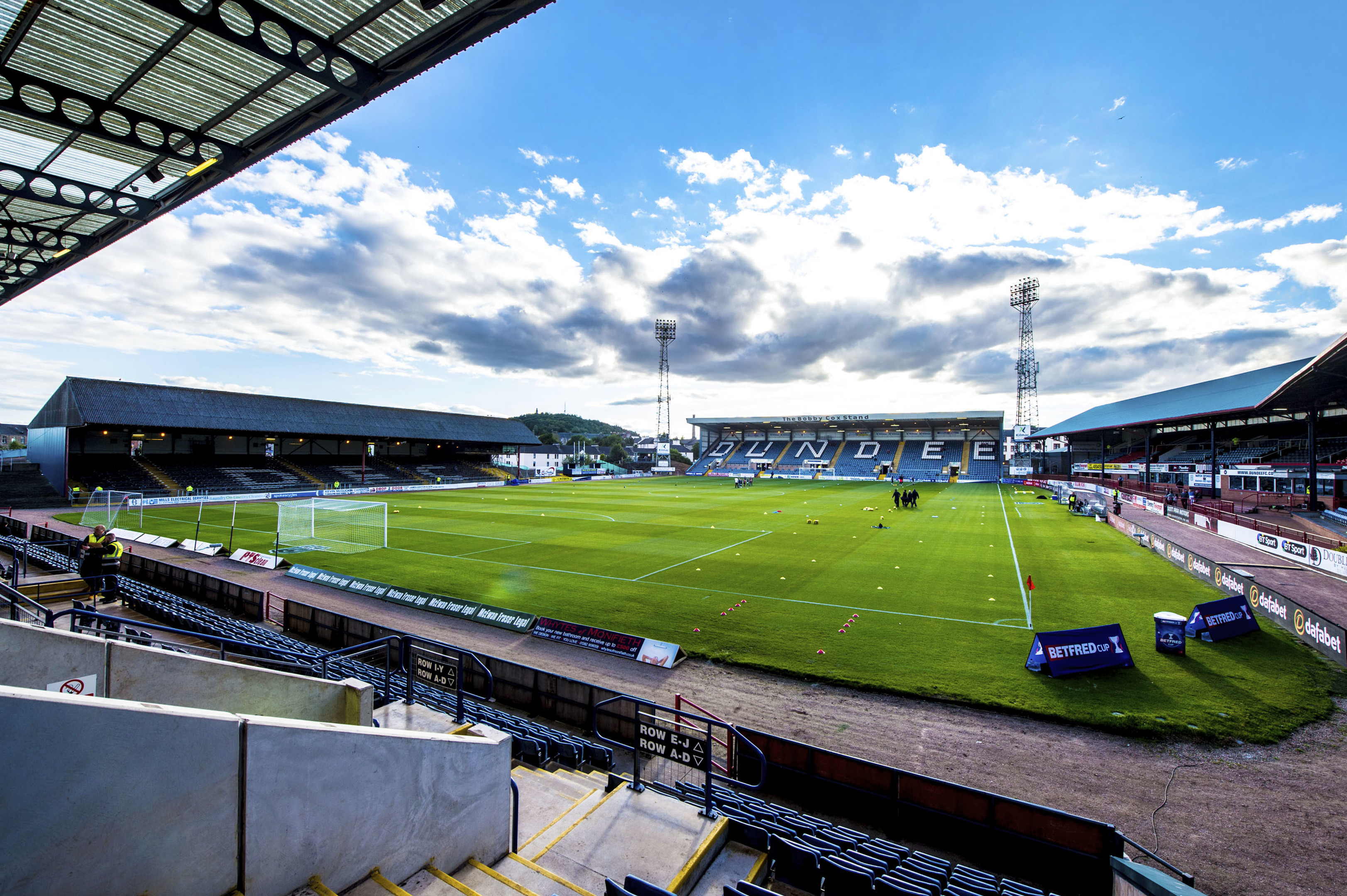 Dundee vs St Mirren at Dens Park on 05/04/25 Sat 1500 Football